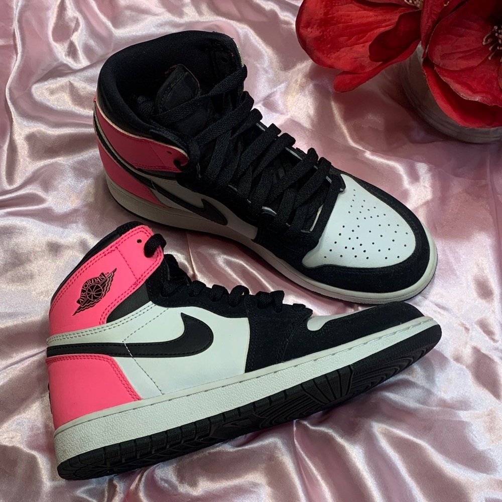 🌹’2016’ Nike AIR Jordan 1 Retro OG • EUC Valentines Day Edition!